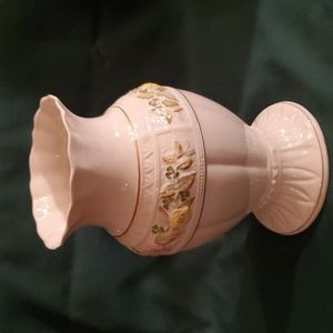 Belleek Classic Rose Vase, Ireland